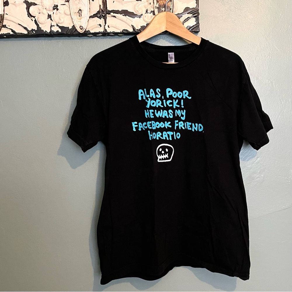 Meta/Hamlet Tee